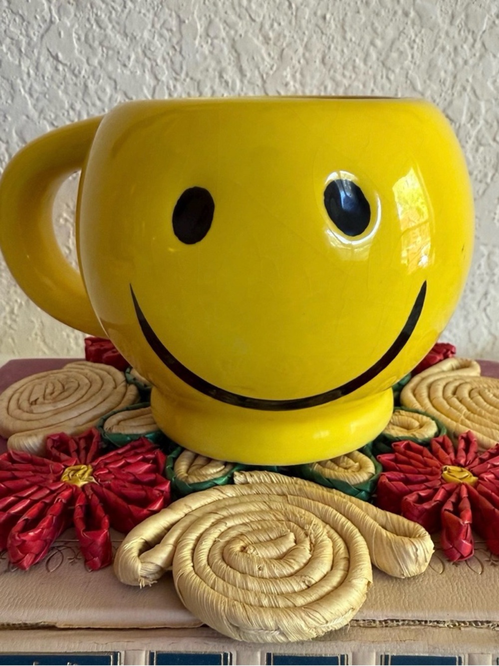 Vintage 80s Iconic Yellow Smiley Face AS SEEN ON Friends Coffee Mug Novelty Cup